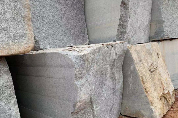 荒料堆場(chǎng)